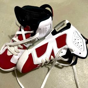 Retro Jordan’s big kid size 4